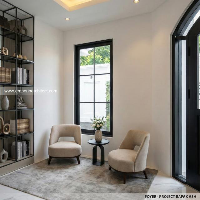 Desain Foyer Rumah Klasik Mediteran 3 Lantai Bapak ASH di Sentul, Bogor
