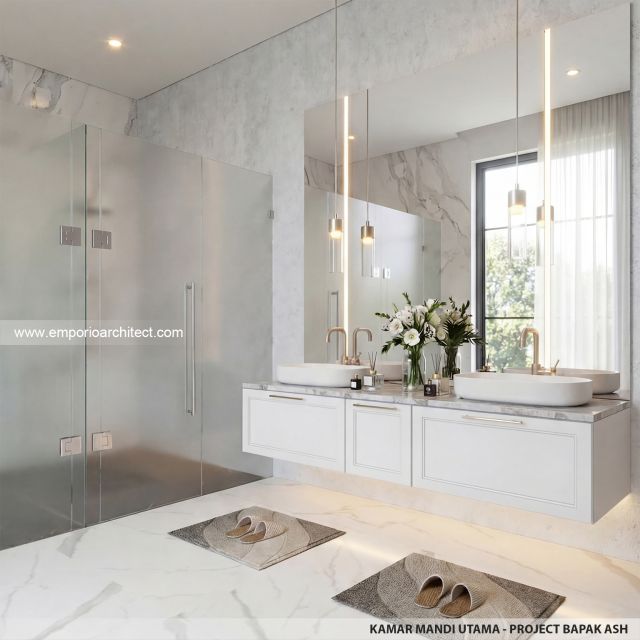 Desain Kamar Mandi Utama Rumah Klasik Mediteran 3 Lantai Bapak ASH di Sentul, Bogor