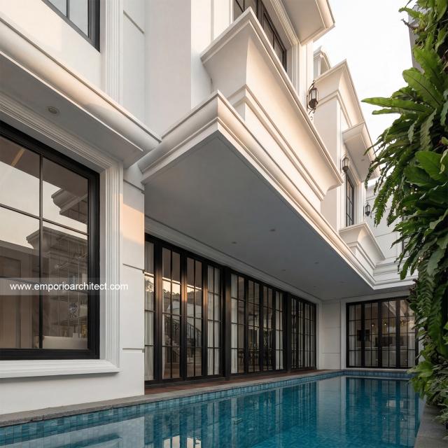 Desain Tampak Detail Kolam 2 Rumah Klasik Mediteran 3 Lantai Bapak ASH di Sentul, Bogor