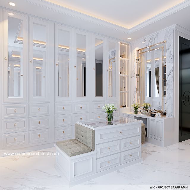Desain Walk In Closet Rumah Mediteran Klasik 2 Lantai Bapak AMH di Palembang