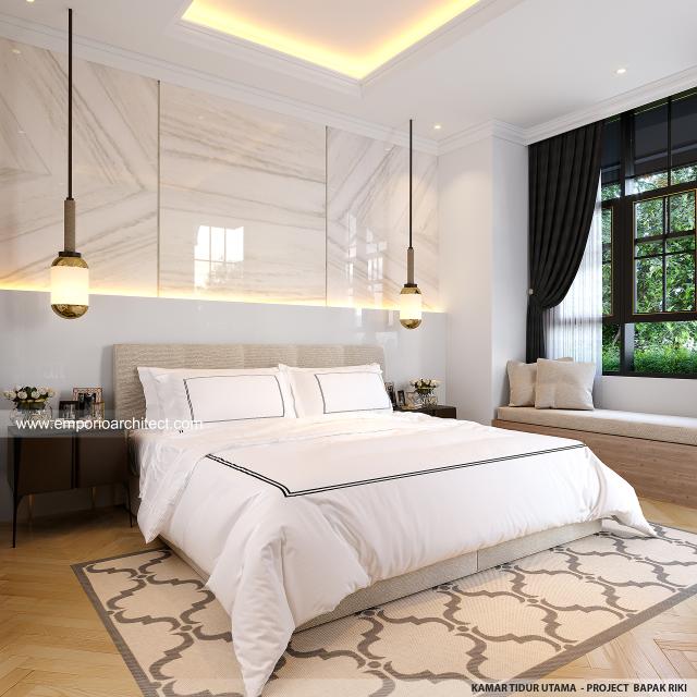 Desain Kamar Tidur Utama Rumah Mediteran Klasik 2.5 Lantai Bapak Fedie di Jakarta
