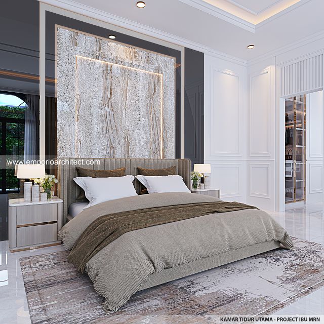 Desain Kamar Tidur Utama Rumah Mediteran 3 Lantai Ibu MRN di Jakarta