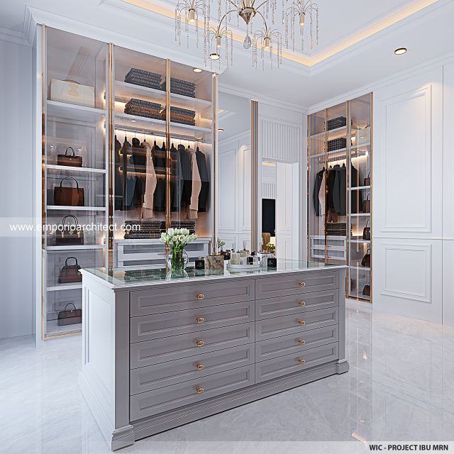 Desain Walk In Closet Rumah Mediteran 3 Lantai Ibu MRN di Jakarta