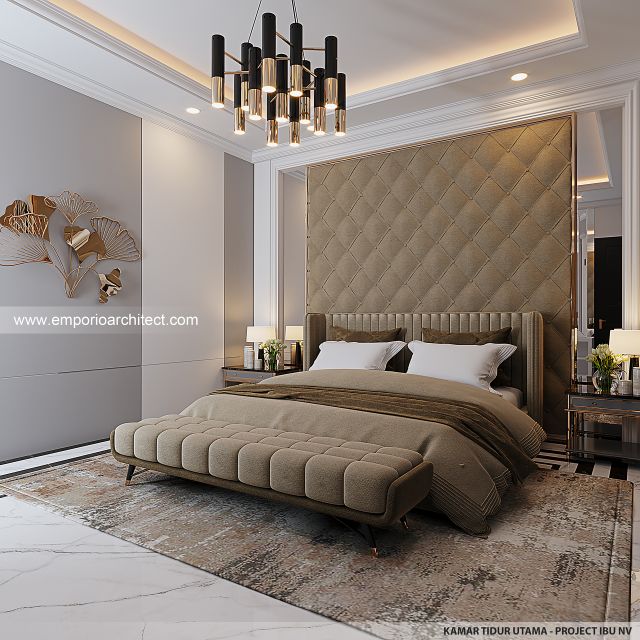 Desain Kamar Tidur Utama Rumah Mediteran 3 Lantai Ibu NV di Sidoarjo, Jawa Timur