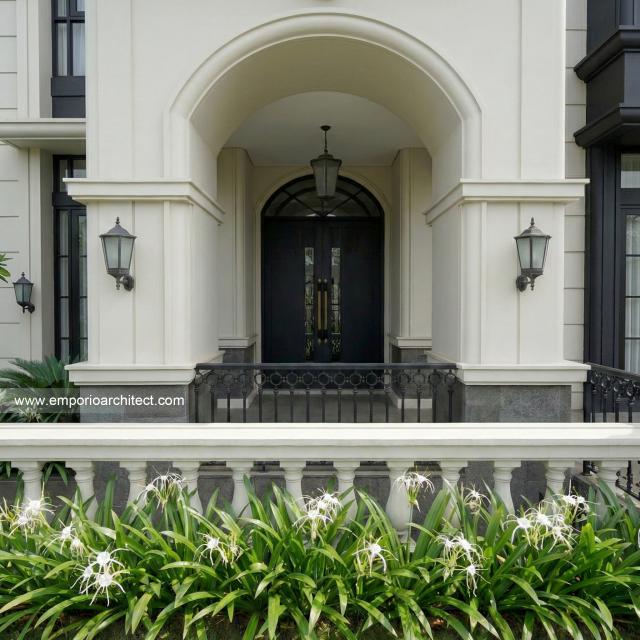 Desain Tampak Detail Depan 5 Rumah Mediteran 4 Lantai Ibu JL di PIK, Jakarta Utara