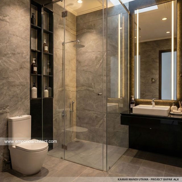 Desain Kamar Mandi Utama Rumah Mediteran Klasik 2 Lantai Bapak ALX di Cinere, Depok