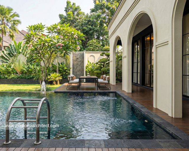 Desain Tampak Detail Belakang Rumah Mediteran Klasik 2 Lantai Ibu BGV di Lampung