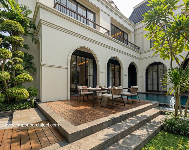 Desain Tampak Detail Belakang 2 Rumah Mediteran Klasik 2 Lantai Ibu BGV di Lampung