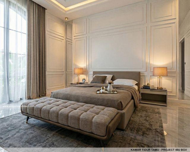 Desain Kamar Tidur Tamu Rumah Mediteran Klasik 2 Lantai Ibu BGV di Lampung