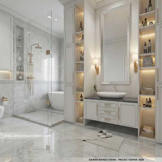 Desain Kamar Mandi Utama Rumah Mediteran Klasik 2 Lantai Bapak SGK di Malang