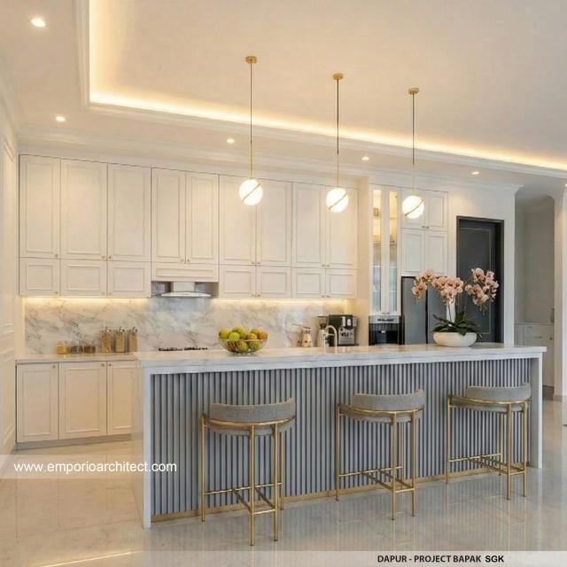 Desain Dapur Rumah Mediteran Klasik 2 Lantai Bapak SGK di Malang