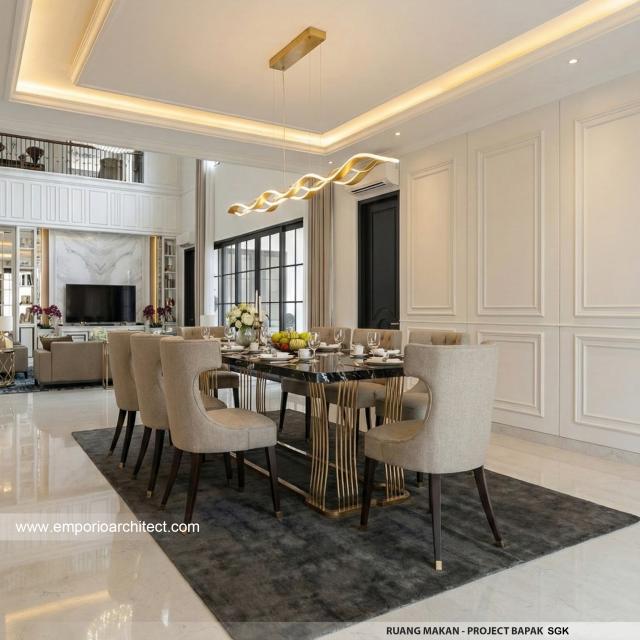 Desain Ruang Makan Rumah Mediteran Klasik 2 Lantai Bapak SGK di Malang