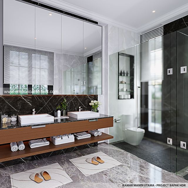 Desain Kamar Mandi Utama Rumah Mediteran Klasik 3 Lantai Bapak HDR di Jakarta Barat