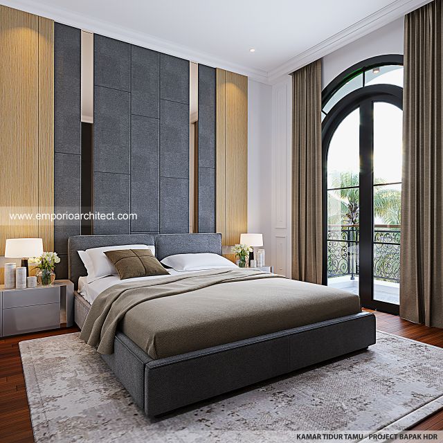 Desain Kamar Tidur Tamu Rumah Mediteran Klasik 3 Lantai Bapak HDR di Jakarta Barat