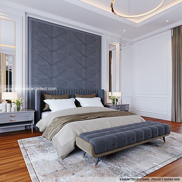 Desain Kamar Tidur Utama Rumah Mediteran Klasik 3 Lantai Bapak HDR di Jakarta Barat