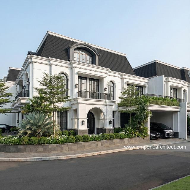 Desain Tampak Depan 3 Rumah Mediteran Klasik 3 Lantai Bapak IKR di Jakarta