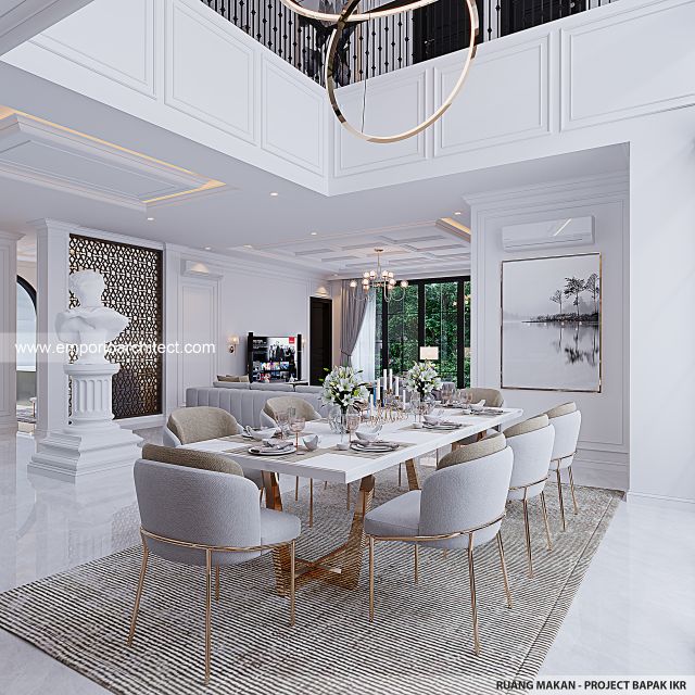 Desain Ruang Makan Rumah Mediteran Klasik 3 Lantai Bapak IKR di Jakarta