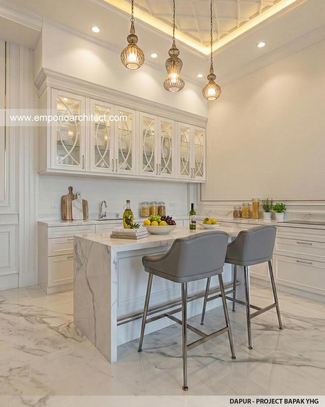 Desain Dapur Rumah Mediteran Klasik 3 Lantai Bapak YHG di Jakarta