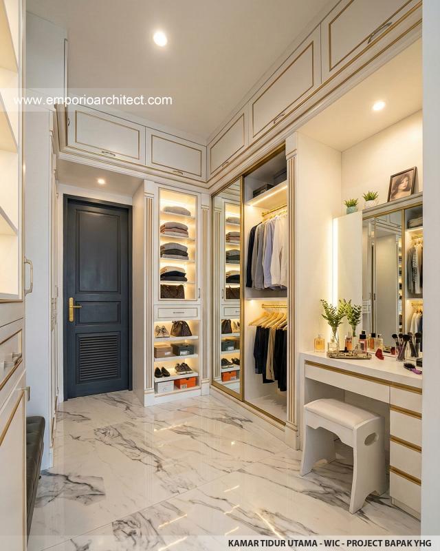 Desain WIC Kamar Tidur Utama Rumah Mediteran Klasik 3 Lantai Bapak YHG di Jakarta