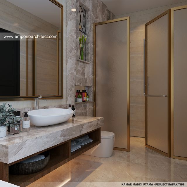 Desain Kamar Mandi Utama Rumah Mediteran Klasik 3 Lantai Bapak YHG di Jakarta