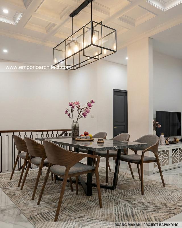Desain Ruang Makan Rumah Mediteran Klasik 3 Lantai Bapak YHG di Jakarta