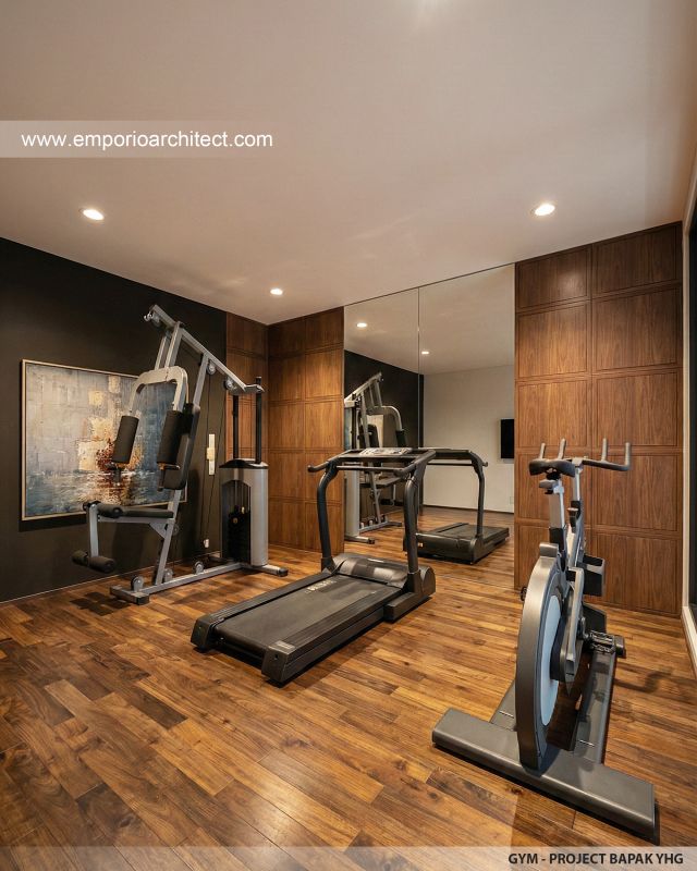 Desain Ruang Gym Rumah Mediteran Klasik 3 Lantai Bapak YHG di Jakarta