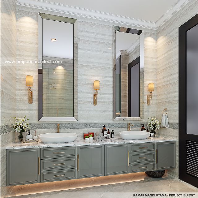 Desain Kamar Mandi Utama Rumah Mediteran Klasik 3 Lantai Ibu EWT di Surabaya