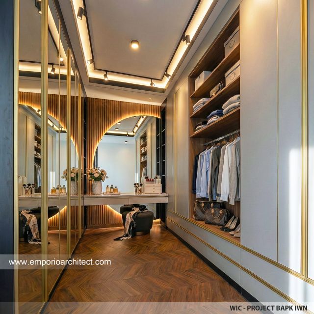 Desain Walk In Closet Rumah Modern 2 Lantai Bapak IWN di Sukoharjo, Jawa Tengah