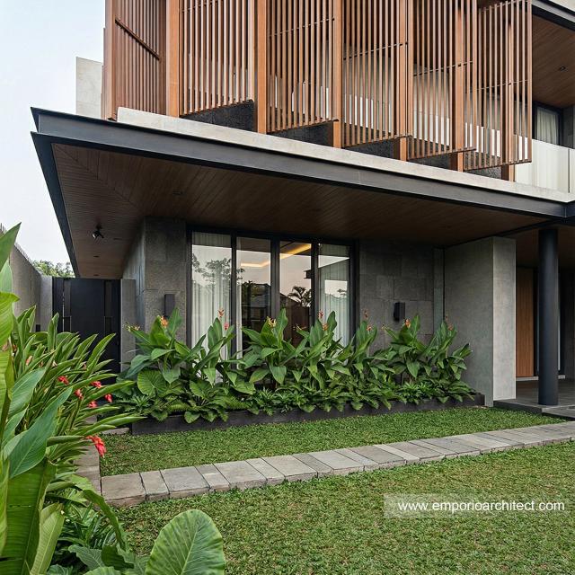 Desain Tampak Detail Depan 5 Rumah Modern 2 Lantai Bapak IWN di Sukoharjo, Jawa Tengah