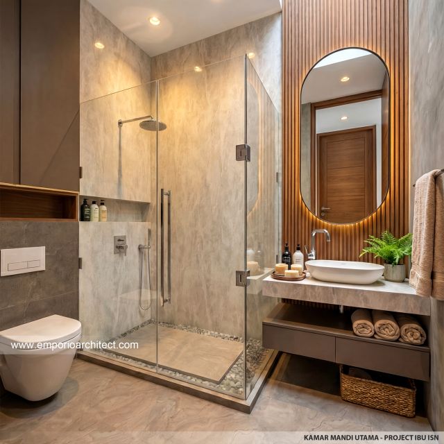 Desain Kamar Mandi Utama Rumah Modern 2 Lantai Ibu ISN di Surakarta