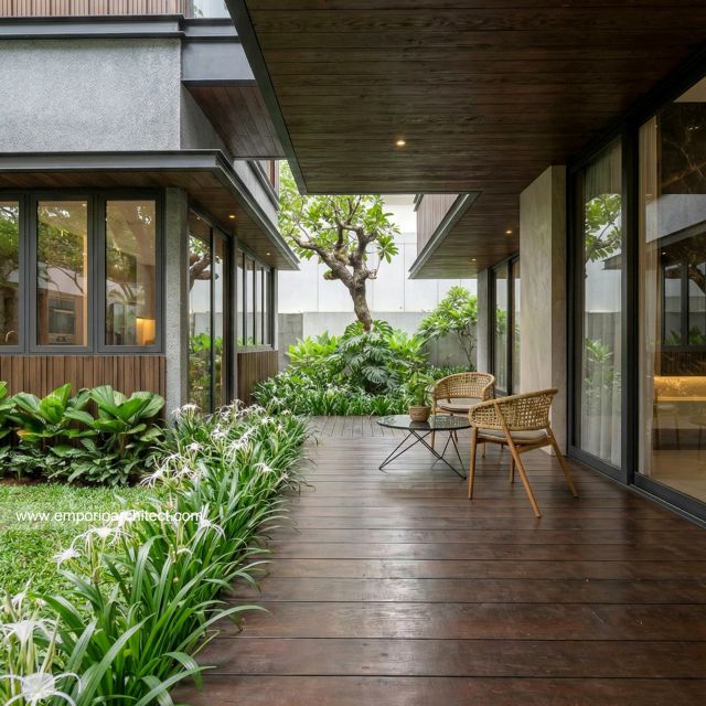 Desain Tampak Detail Belakang 2 Rumah Modern 2 Lantai Bapak WND di Pekanbaru
