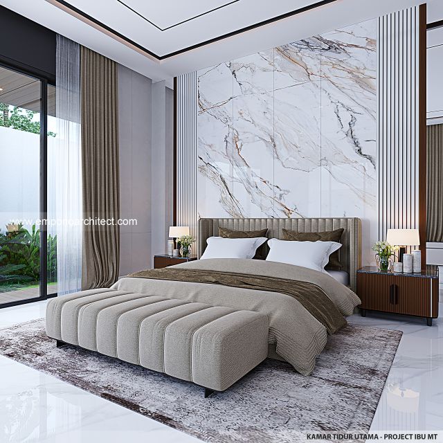 Desain Kamar Tidur Utama Rumah Modern 2 Lantai Ibu MT di Jambi