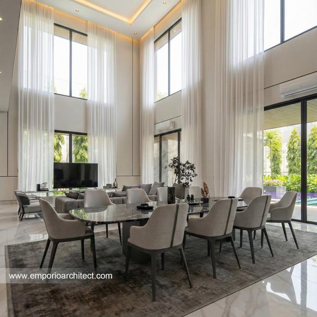 Desain Ruang Makan Rumah Modern 2 Lantai Ibu MT di Jambi