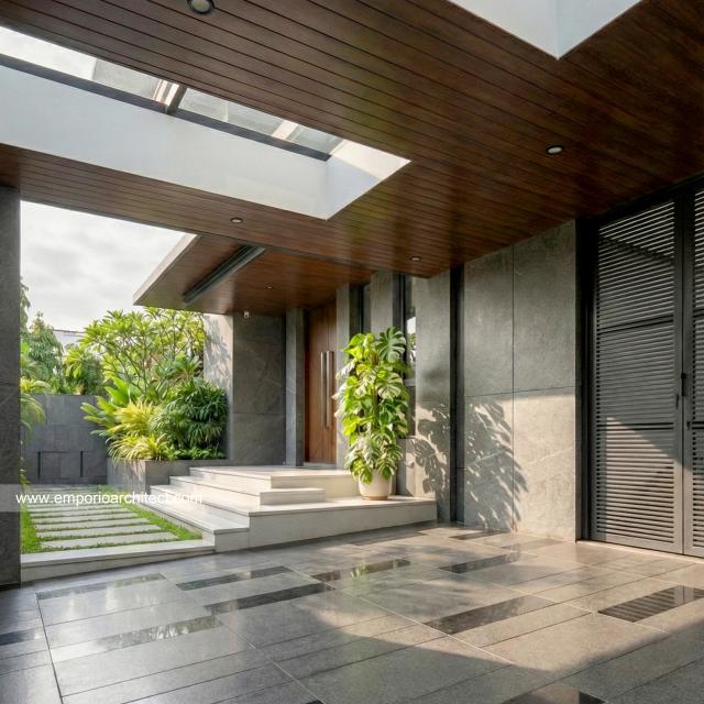 Desain Tampak Detail Depan Rumah Modern 2 Lantai Bapak AT di Tangerang