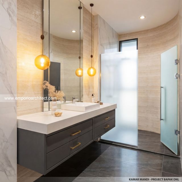Desain Kamar Mandi Rumah Modern 2 Lantai Bapak DNL di Bekasi