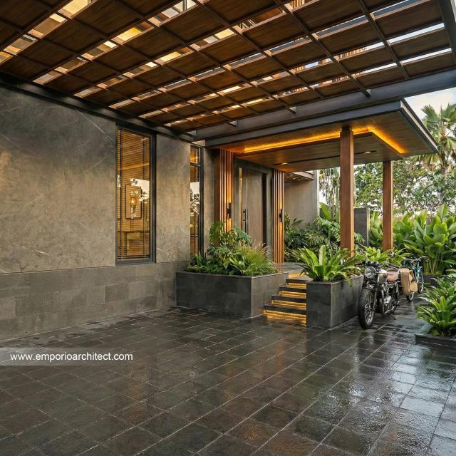 Desain Tampak Detail Depan Rumah Modern 2 Lantai Ibu SGY di Depok