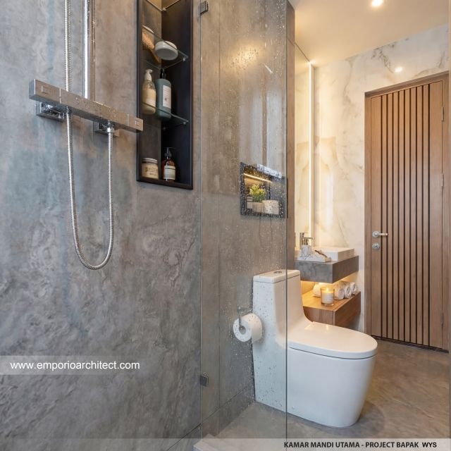 Desain Kamar Mandi Utama Rumah Modern 2 Lantai Bapak WYS di Bali