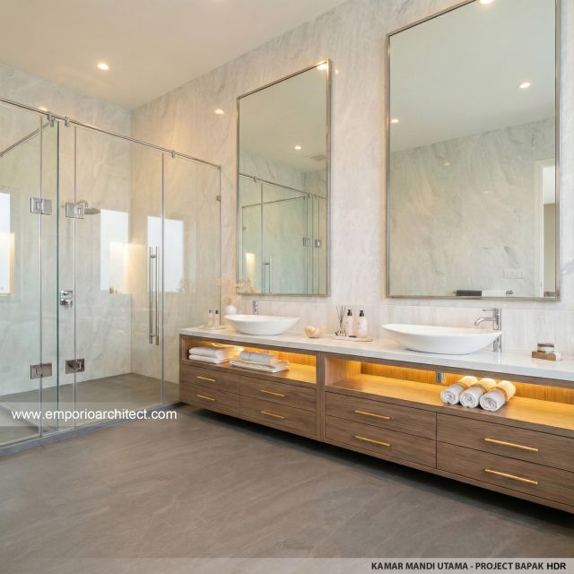 Desain Kamar Mandi Utama Rumah Modern 2 Lantai Bapak HDR di Tabanan, Bali