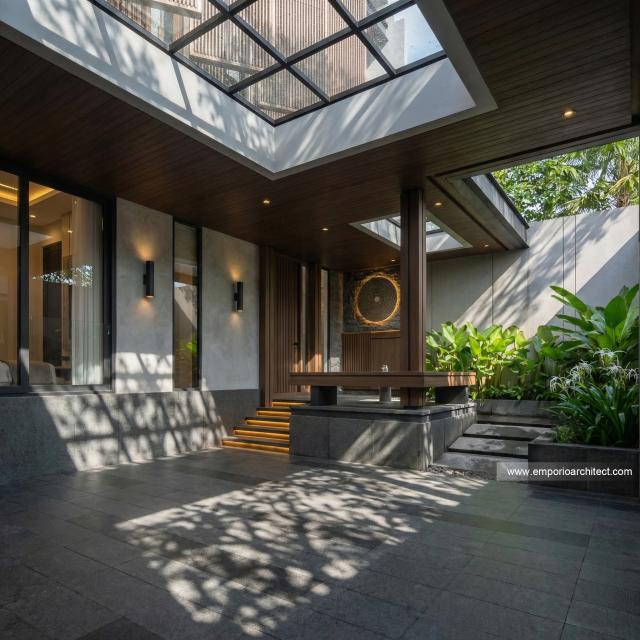 Desain Tampak Detail Depan Rumah Modern 2 Lantai Ibu AGL di Surabaya