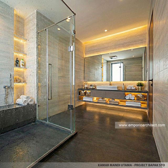 Desain Kamar Mandi Utama Rumah Modern 2 Lantai Bapak STO di Makassar, Sulawesi Selatan