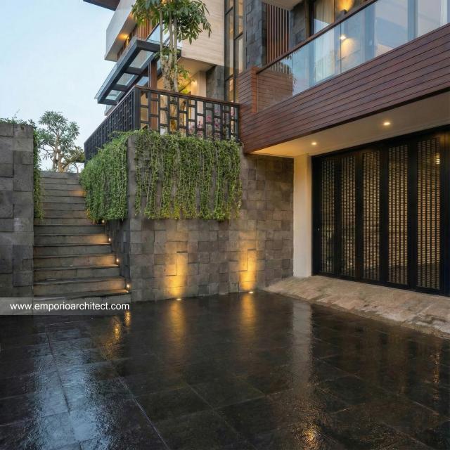 Desain Tampak Detail Depan Rumah Modern 2.5 Lantai Ibu FNN di Manado