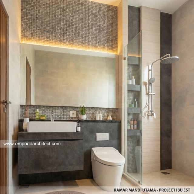 Desain Kamar Mandi Utama Rumah Modern 2.5 Lantai Ibu EST di Semarang