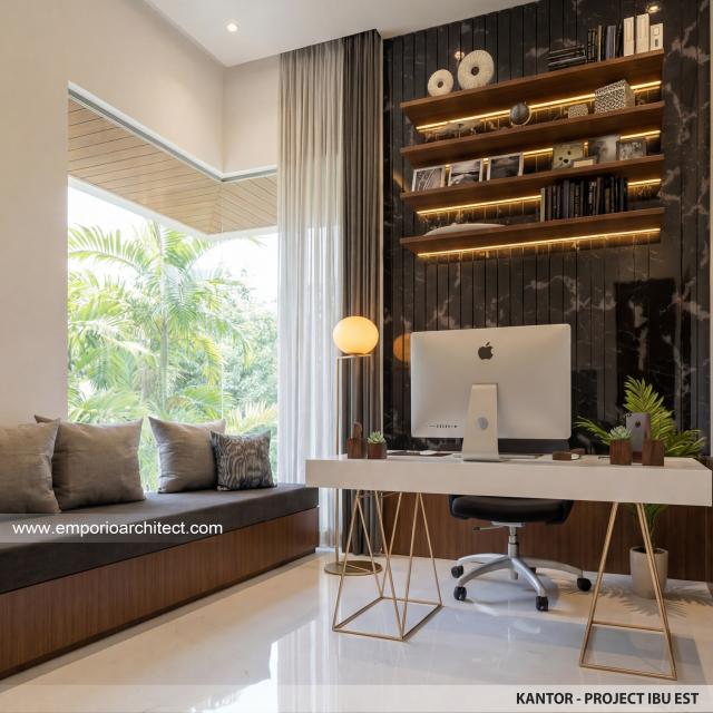 Desain Ruang Kerja (Kantor) Rumah Modern 2.5 Lantai Ibu EST di Semarang