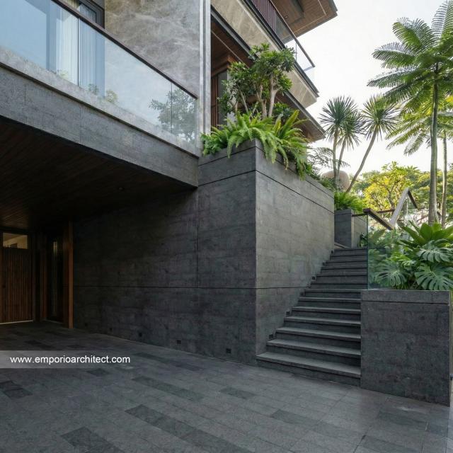 Desain Tampak Detail Depan 3 Rumah Modern 3 Lantai Bapak CHN di Bandung