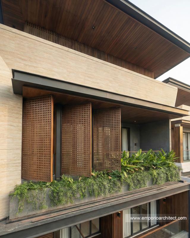Desain Tampak Detail Depan 3 Rumah Modern 3 Lantai Bapak CR di PIK 2, Tangerang