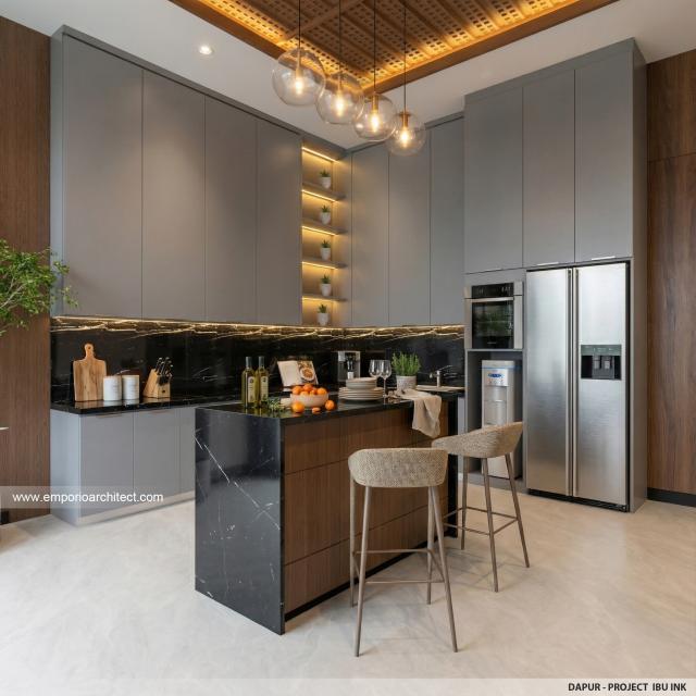 Desain Dapur Rumah Modern 3 Lantai Ibu INK di PIK 2, Tangerang