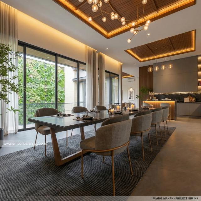 Desain Ruang Makan Rumah Modern 3 Lantai Ibu INK di PIK 2, Tangerang