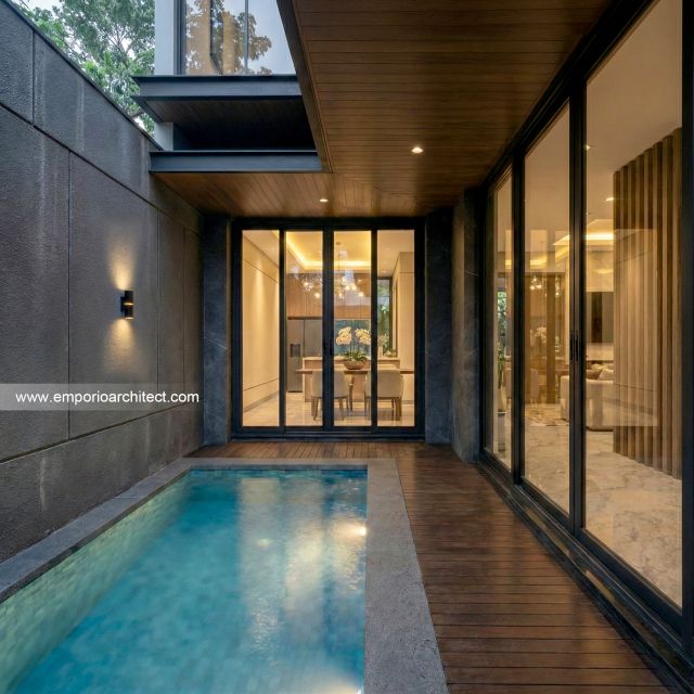 Desain Tampak Detail Belakang Rumah Modern 3 Lantai Bapak RNR di Bali