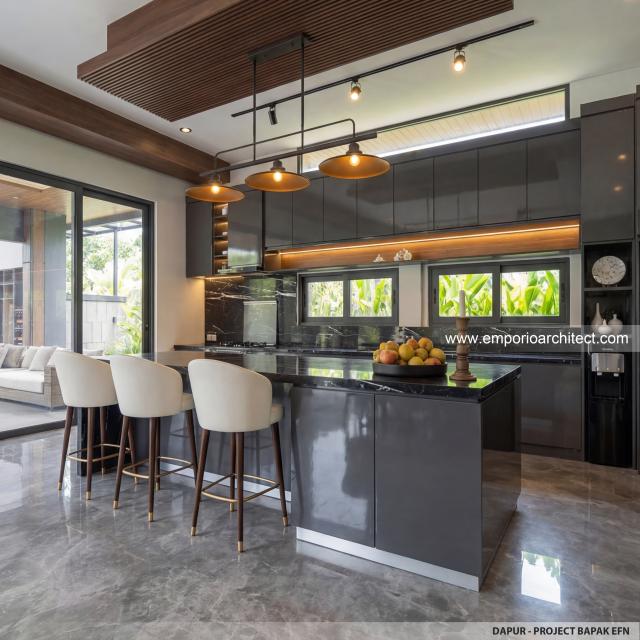 Desain Dapur Rumah Modern 3 Lantai Bapak EFN di Cibubur, Jakarta Timur