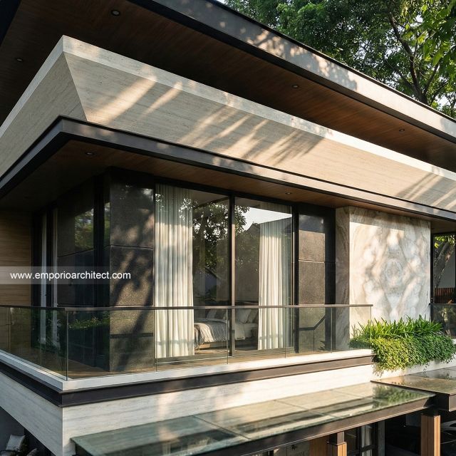 Desain Tampak Detail Depan Rumah Modern 3 Lantai Ibu JSC di Kelapa Gading, Jakarta Utara